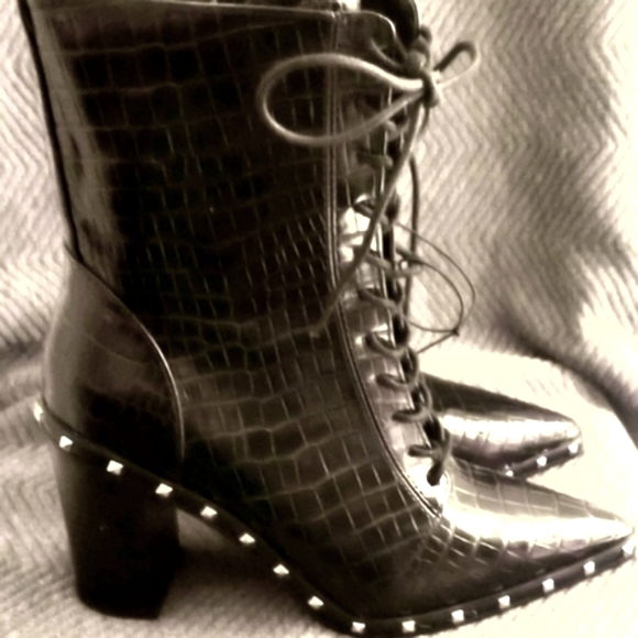 *LAST PAIR* CHARLES by CHARLES Buffy Black Bottie - Picture 2 of 12